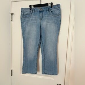 YMI jean crop NWOT